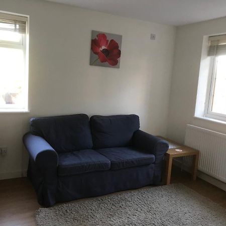 Large Private Room With En-Suite In The House For Professionals Staines-upon-Thames Luaran gambar